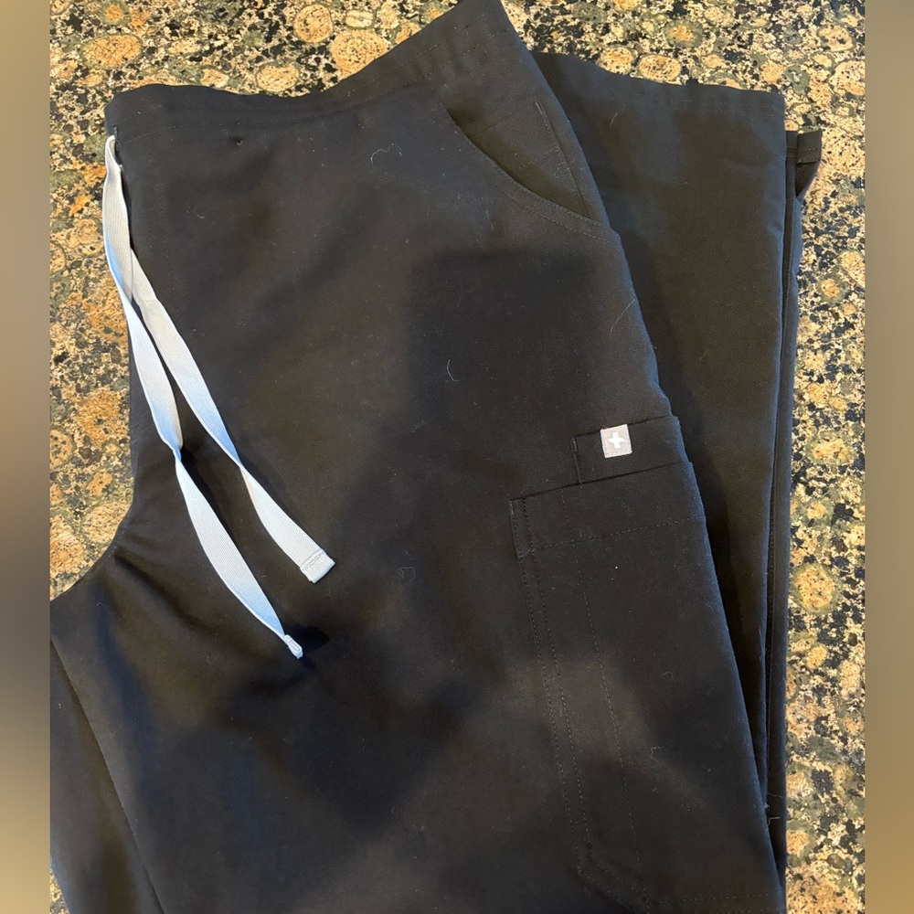 FIGS Black Yola Skinny Scrub Pants Petite L